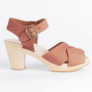 Bryr Tan Leather Clog Sandals with Wooden Heel